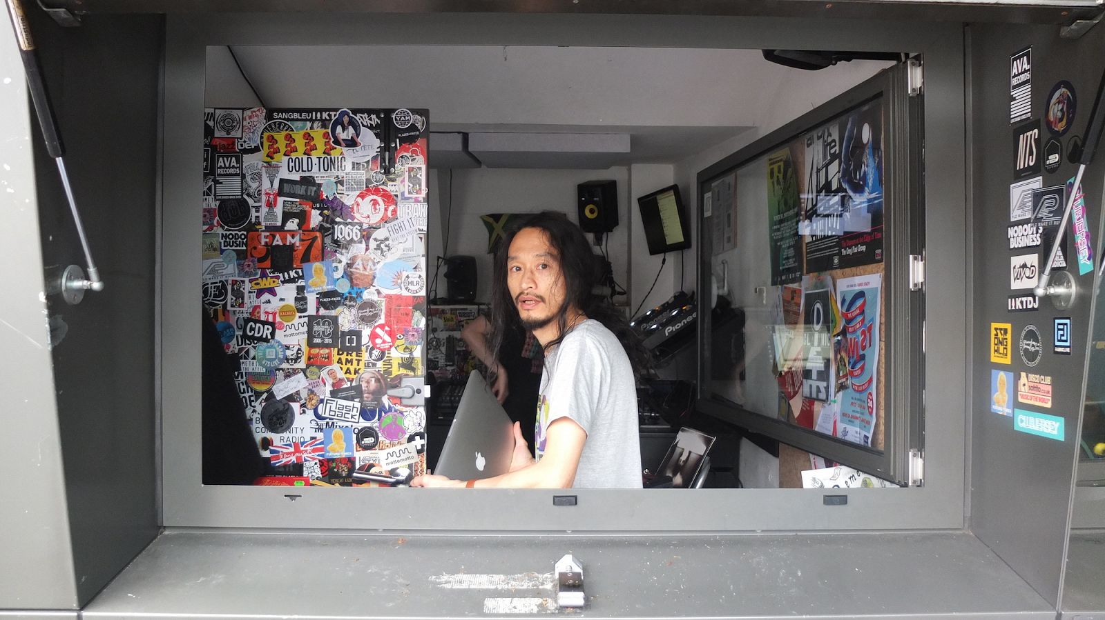 E Y E | Listen on NTS