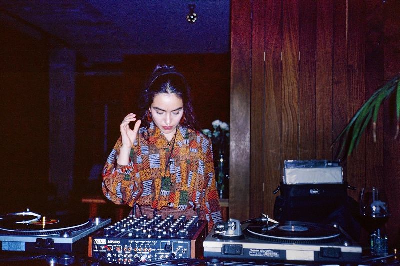 Insolar w/ Cami Layé Okún