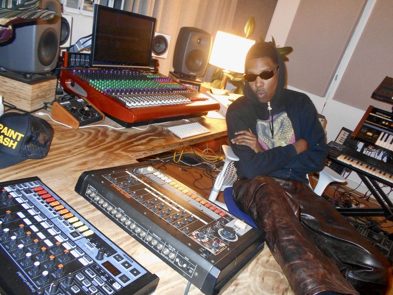 Steven Julien Presents: The Apron Show w/ Willem Mulder 