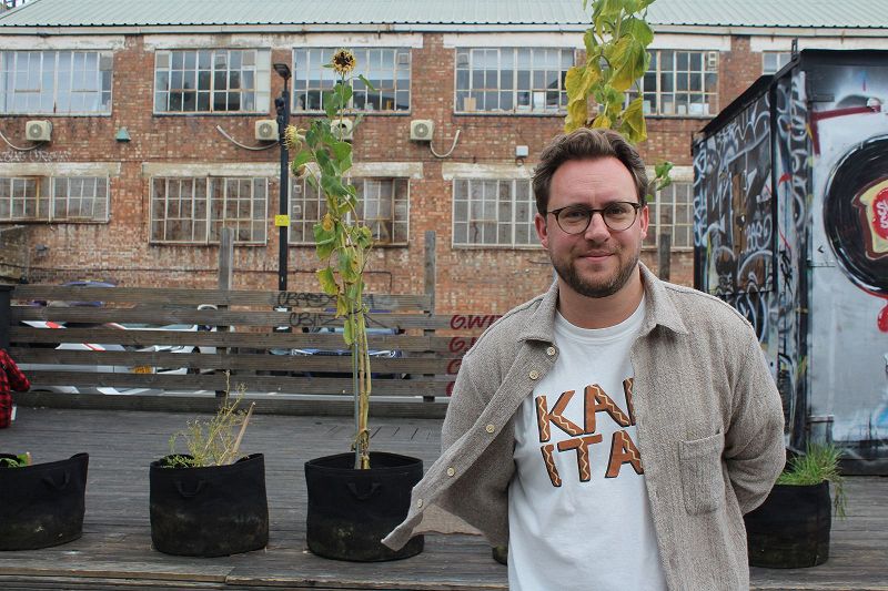 The One Glove Breakfast Show w/ Macca