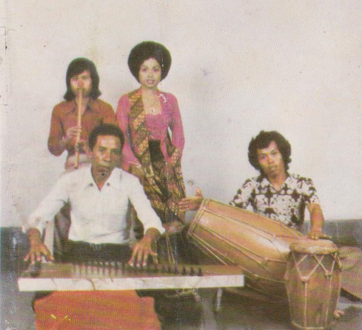 Séance Centre w/ Henk Den Toom Jr. 