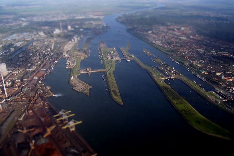youarelistening.to - IJmuiden Sea Lock