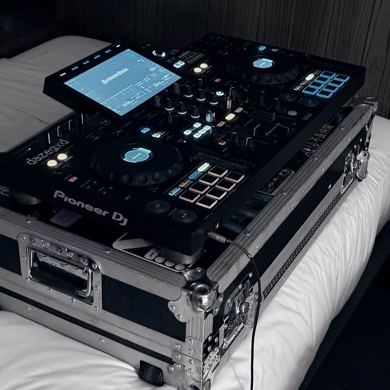 The Exhibition Hour w/ Dazegxd