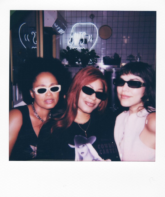 Whits & Giggles w/ JETMFBLACK