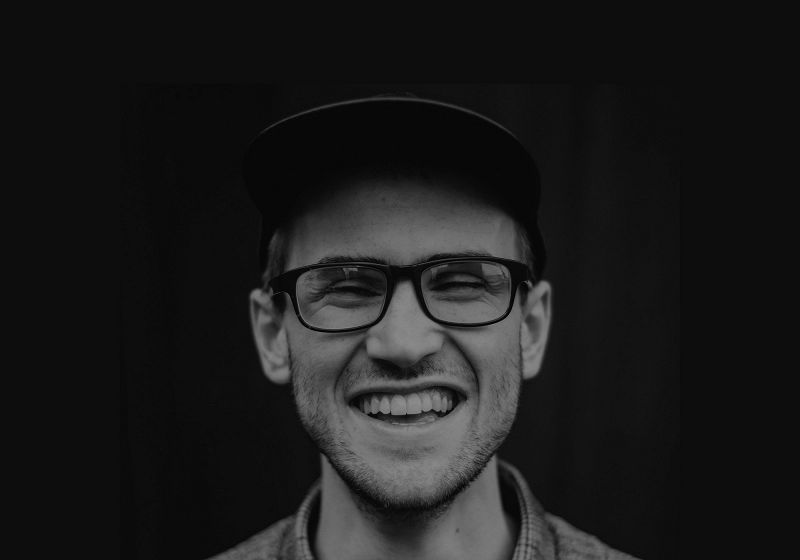 S K Y A P N E A w/ Laurie Tompkins