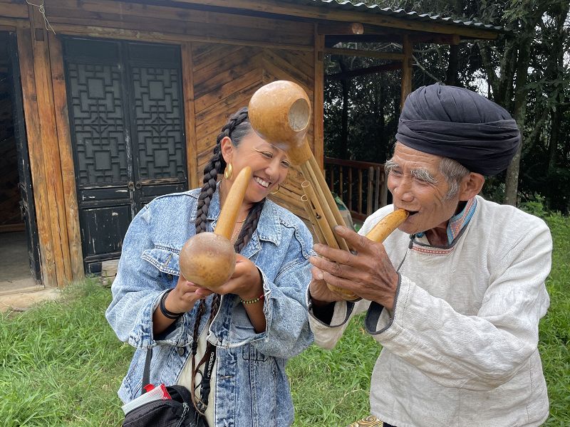 The Shake It Show: Slowing Down the Heart in the Daliang Mountains w/ Bomba Brown