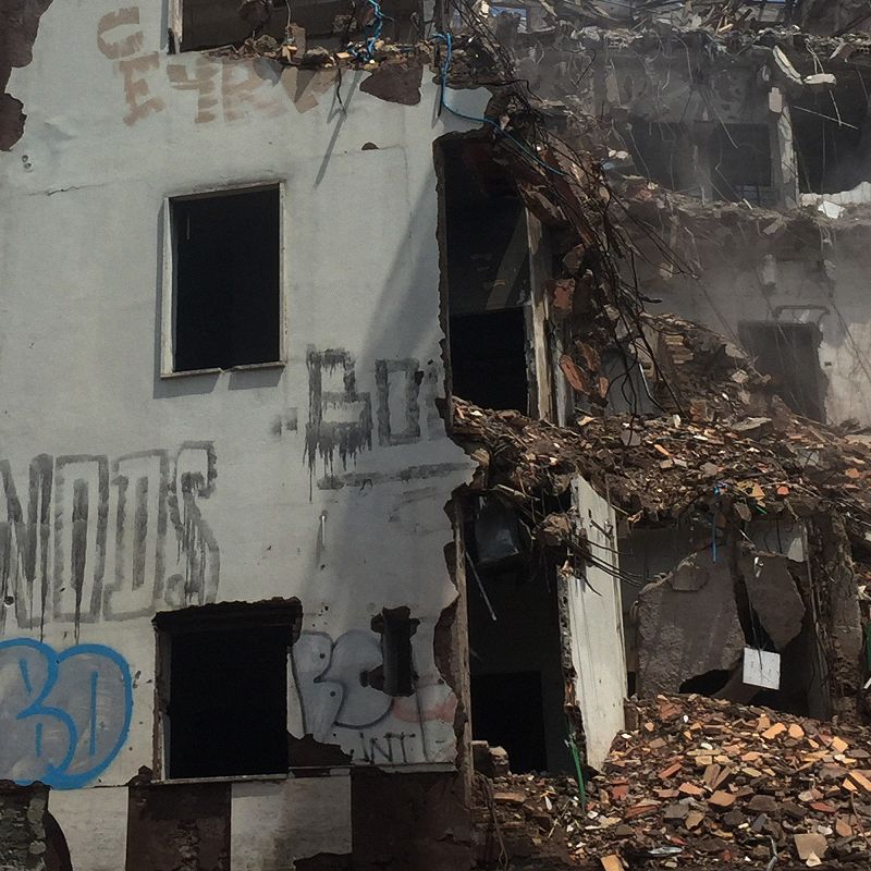 SKYAPNEA w/ Toni De Martino