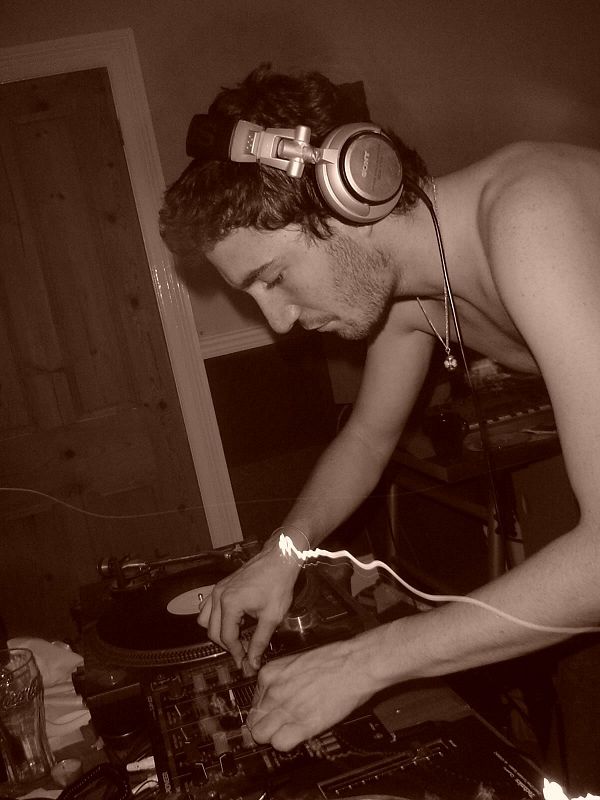 Sacred Pools w/ DJ OCTOBER