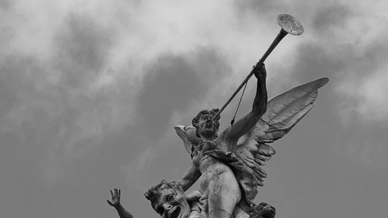 IN HOLY FLUX W/ YUNGNONNA