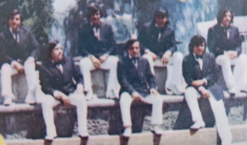 Carlos René: Bombo y Maracas - Latino Tropical on 7