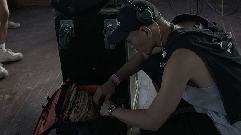 DEEP MEDi w/ Goth-Trad