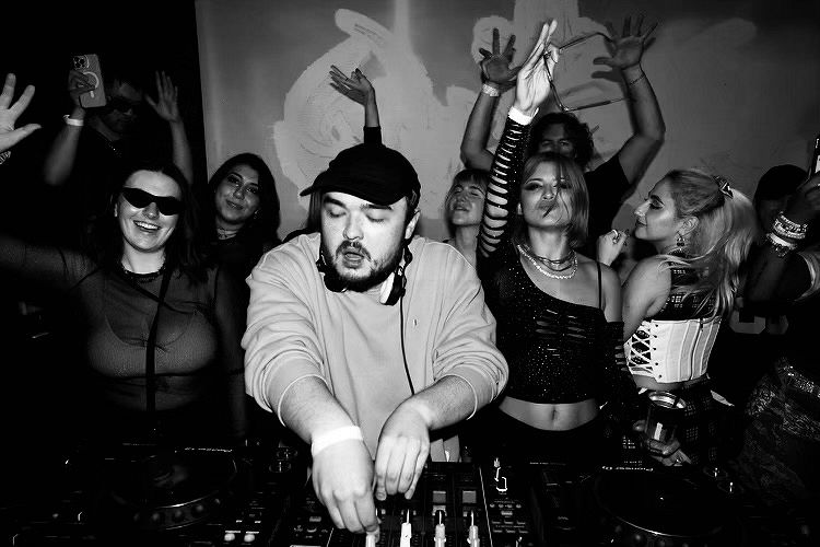 Club Aerobics w/ Bianca Oblivion & AOBEATS