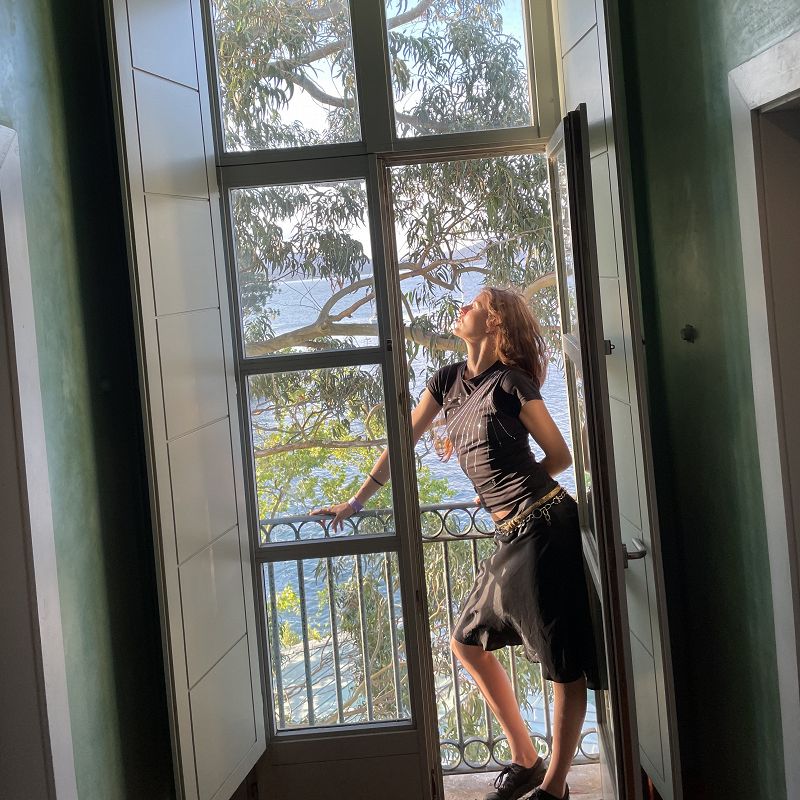 Smerz w/ Clarissa Connelly